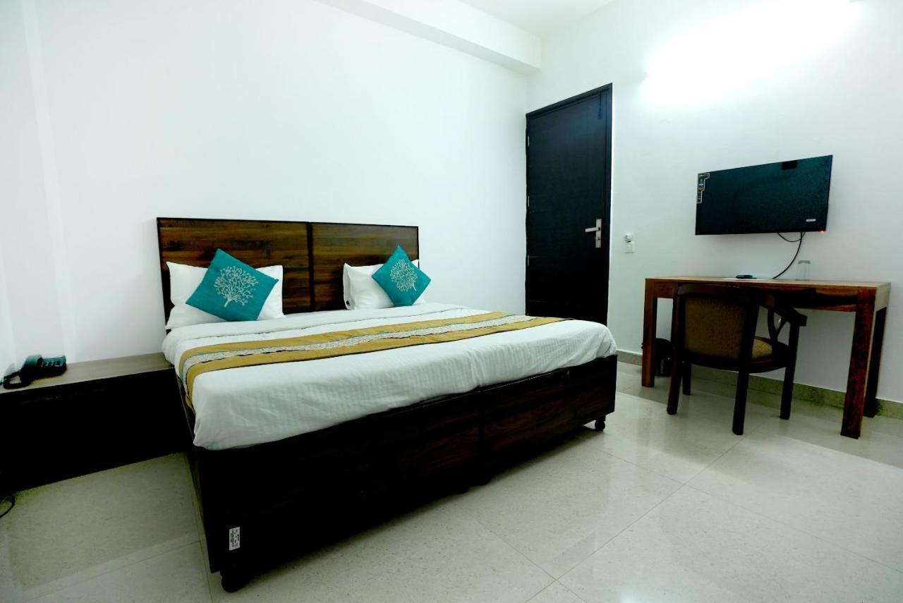 Gupta Residency Near Ajnara Heritage Noida Extérieur photo