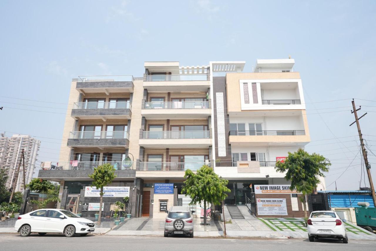 Gupta Residency Near Ajnara Heritage Noida Extérieur photo